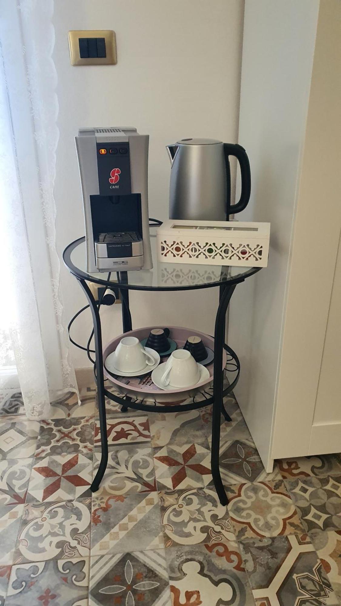 アヴォラ La Rosa Dei Venti Bed & Breakfast エクステリア 写真
