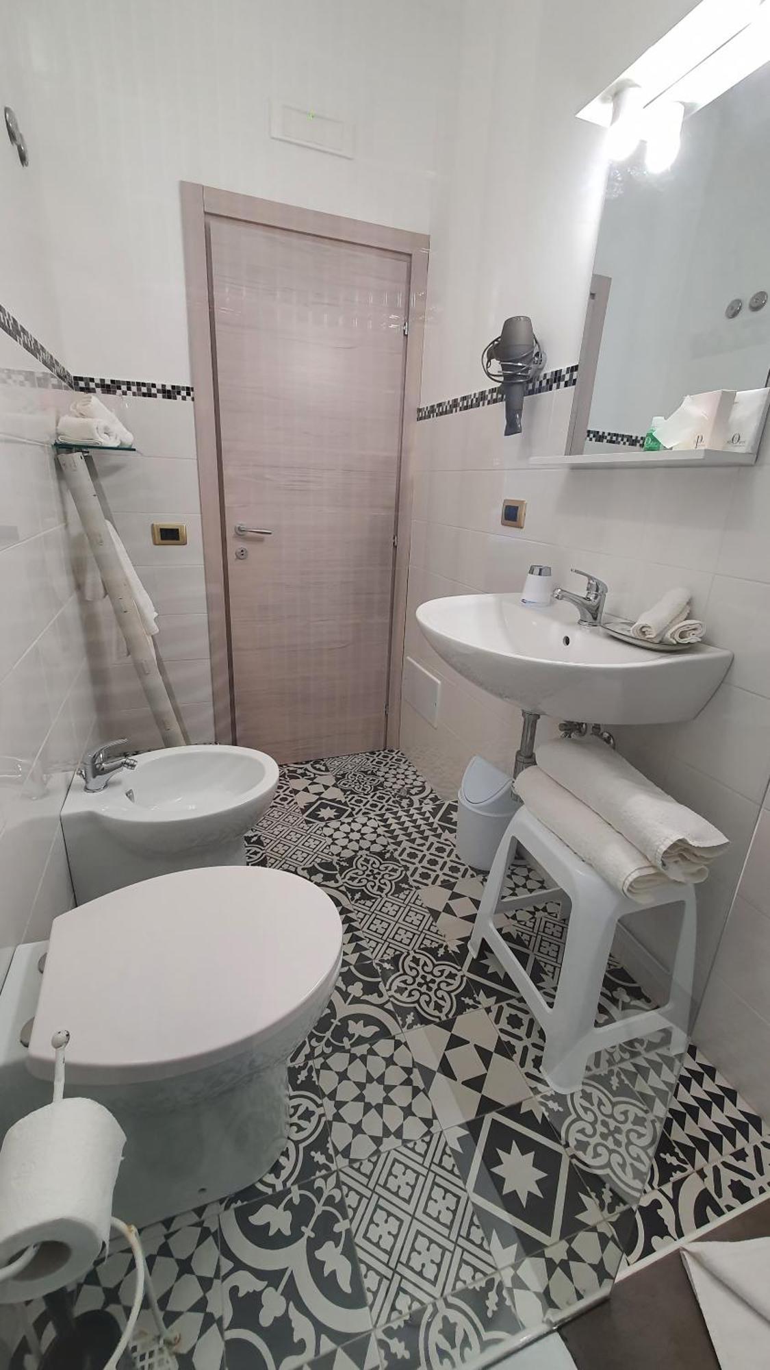 アヴォラ La Rosa Dei Venti Bed & Breakfast エクステリア 写真