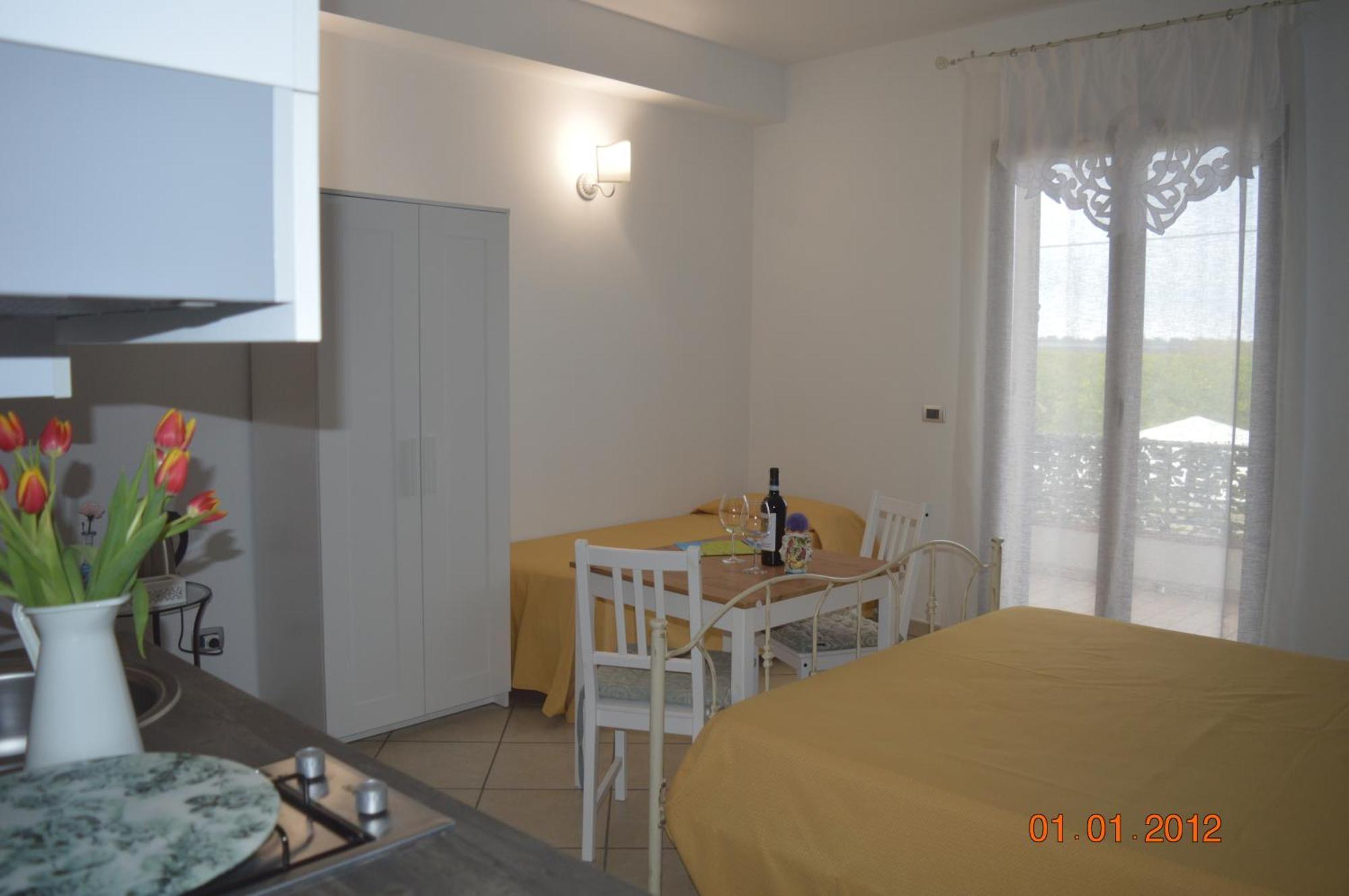 アヴォラ La Rosa Dei Venti Bed & Breakfast エクステリア 写真